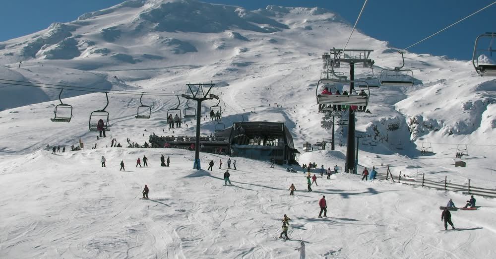 Skiing on Mt Ruapehu